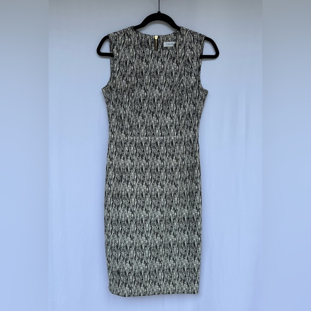 Calvin Klein Elegant Black and White Sleeveless Dress